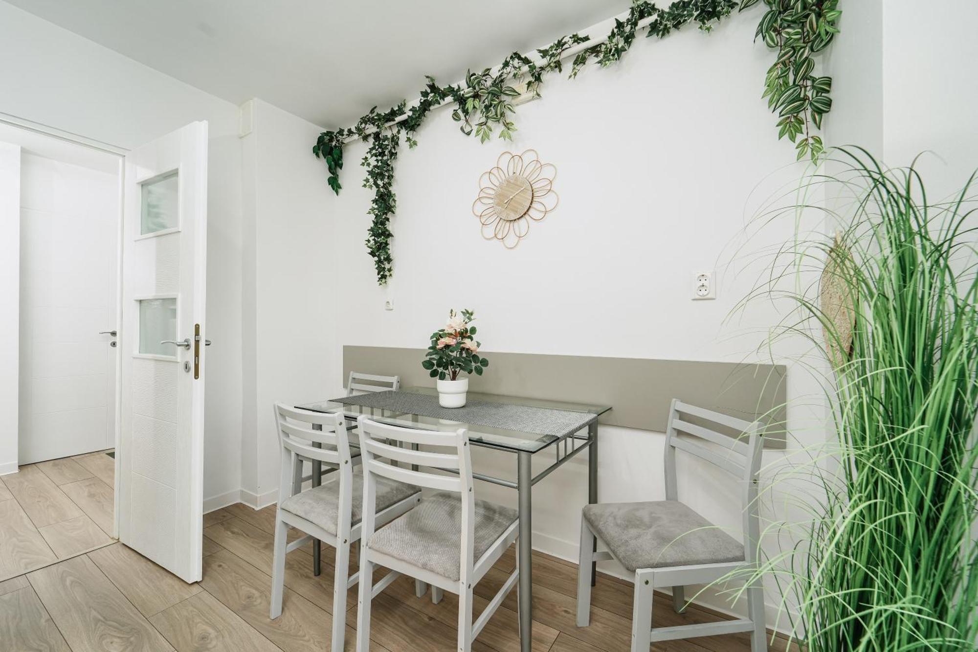 Family Stay - Calliope Apartment - By Openhouse ティミショアラ エクステリア 写真